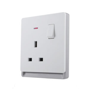 SWE Switched Socket 1 gang 13A